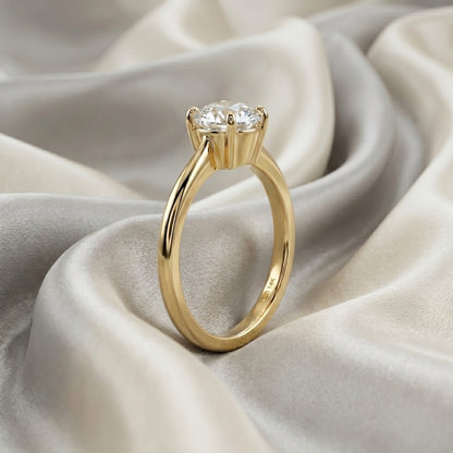 Natural White Topaz The Ever Ring in 925 Sterling Silver