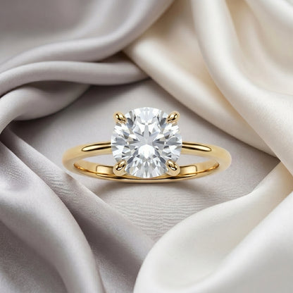 Natural White Topaz The Ever Ring in 925 Sterling Silver
