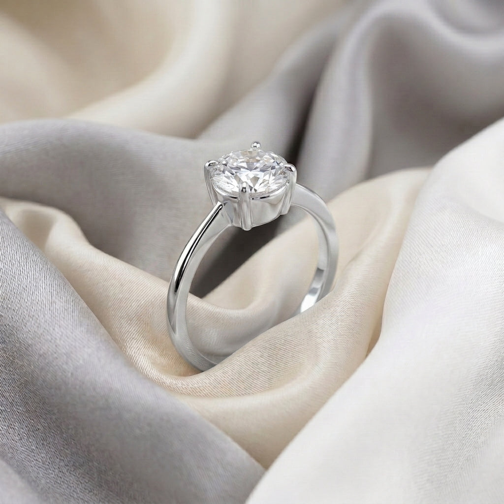 Natural White Topaz The Ever Ring in 925 Sterling Silver