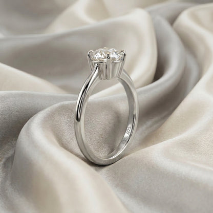 Natural White Topaz The Ever Ring in 925 Sterling Silver